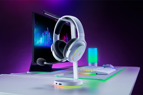 Razer - Test du Razer Barracuda X Chroma : un casque gamer hybride qui voit la vie en RGB