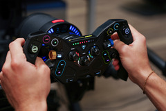 Test - VelocityOne F-RX : un volant Formula pour simracers exigeants