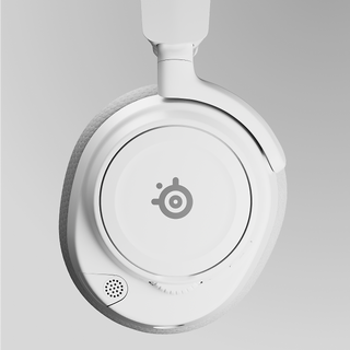 SocialMediaShots arctis nova 7 wl gen 2 white instagram 4000x4000 01