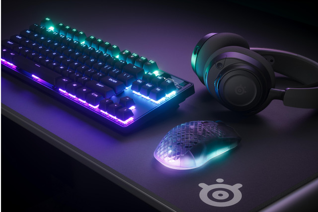 SteelSeries Aerox 3 Wireless Gen 2 - Aerox 3 wl gen 2 shadow context in situ