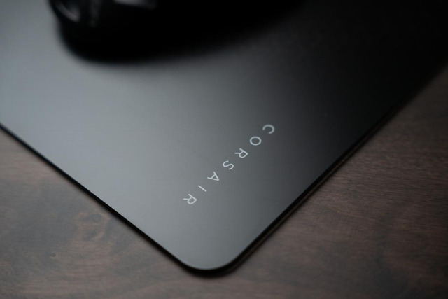 MMGLASSBlack LowerRightCorner02