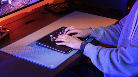 CORSAIR - Test du Stick Leverless de Corsair : le Novablade Pro