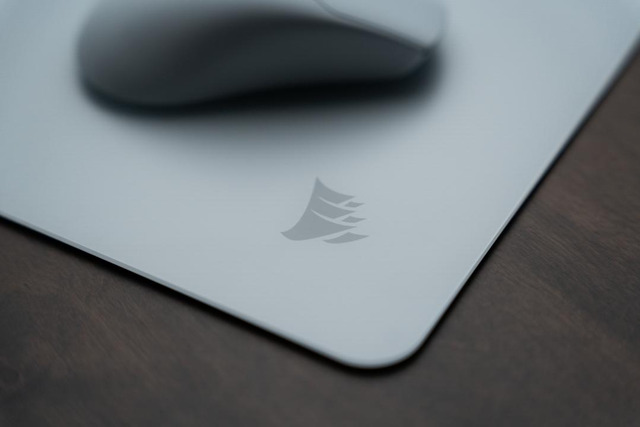 MMGLASSGray UpperRightCornerwithSABREv2PROUltralight02