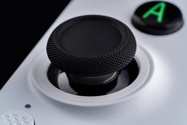 JPEG UltimateMobileGamingController scene 2560 2