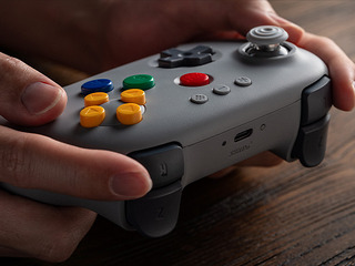 Lifestyle 8BitDo64BluetoothController5