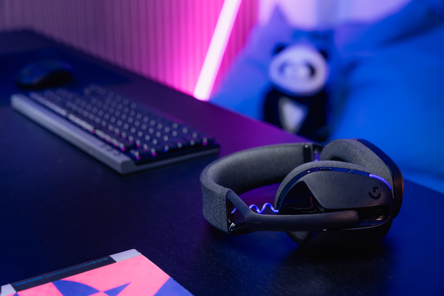 High Resolution PNG G321LightspeedENVRBlackDesk1