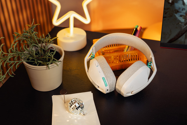 High Resolution PNG G321LightspeedENVRWhiteDesk