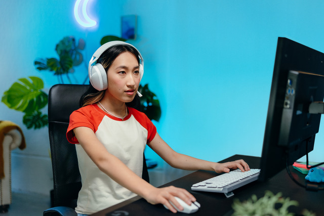 High Resolution PNG G321LightspeedLIFEWhiteFocus2