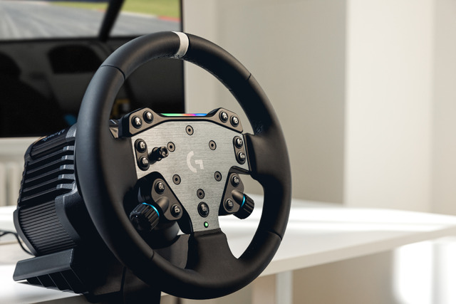 RS50 - - LIFESTYLERS50 High Resolution PNG RS50BaseENVRw deskClose5