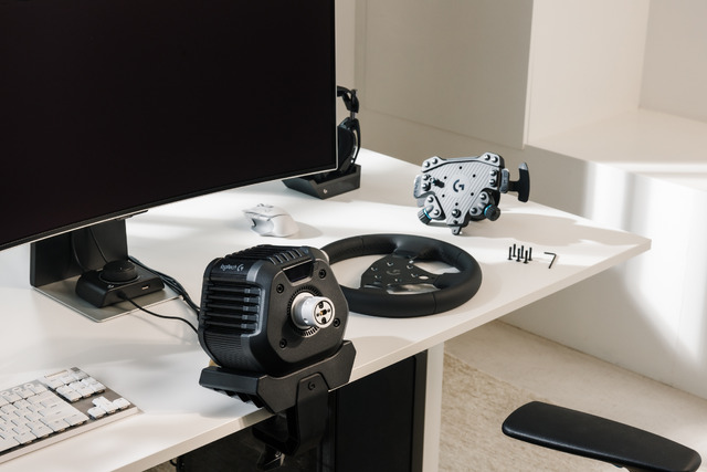 RS50 - - LIFESTYLERS50 High Resolution PNG RS50BaseENVRwdeskMediumInstallationSystem1