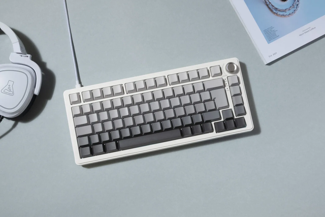 CLAVIER KEYZELITE3HEGRW FR 002 1536x1024